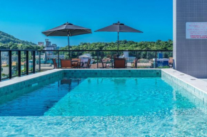 Adra 304 - Apartamento no centro de Bombinhas - Rooftop com piscina e academia - À poucos metros da praia - (Consultar serviços de roupas de cama e banho)